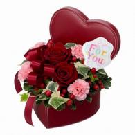 赤バラのハートボックスアレンジメント