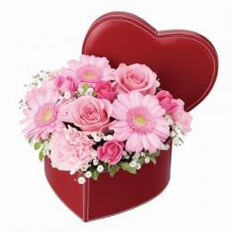 ピンクバラとガーベラのハートボックスアレンジメント
