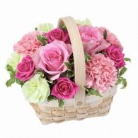 ピンクのウッドバスケット